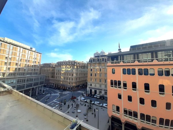 ufficio in affitto a Genova in zona Portoria / Piccapietra