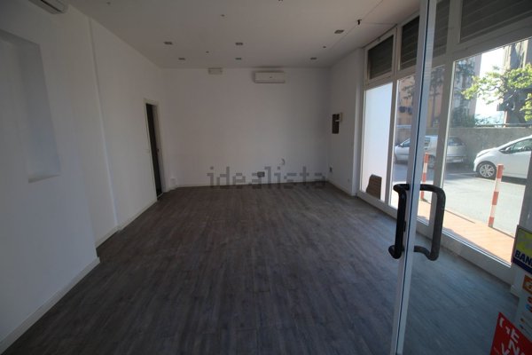 locale di sgombero in affitto a Genova in zona DiNegro