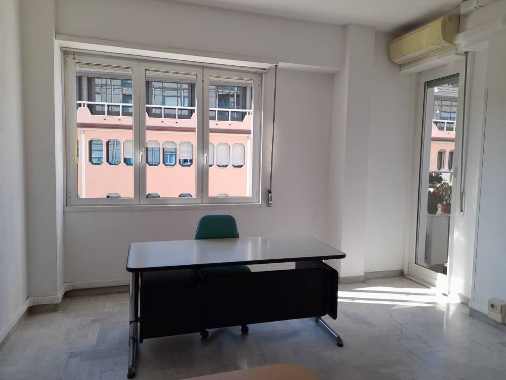 ufficio in affitto a Genova in zona Portoria / Piccapietra