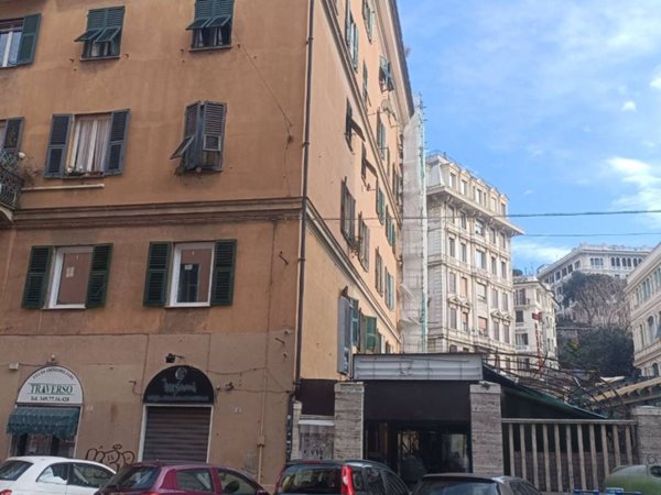 negozio in affitto a Genova in zona Foce