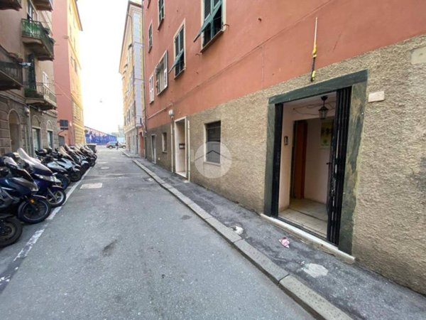 negozio in affitto a Genova in zona Sestri Ponente