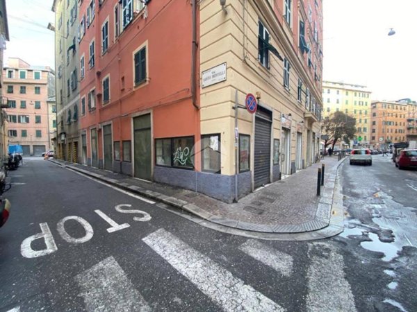 negozio in affitto a Genova in zona Sampierdarena