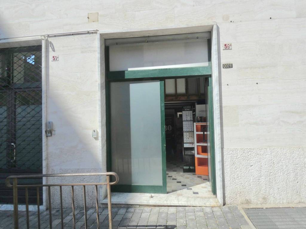 negozio in affitto a Genova in zona Sampierdarena