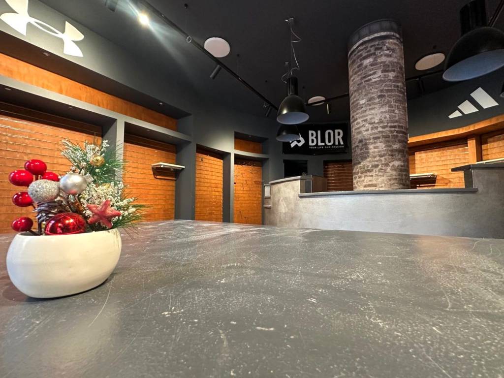 negozio in affitto a Genova in zona Carignano