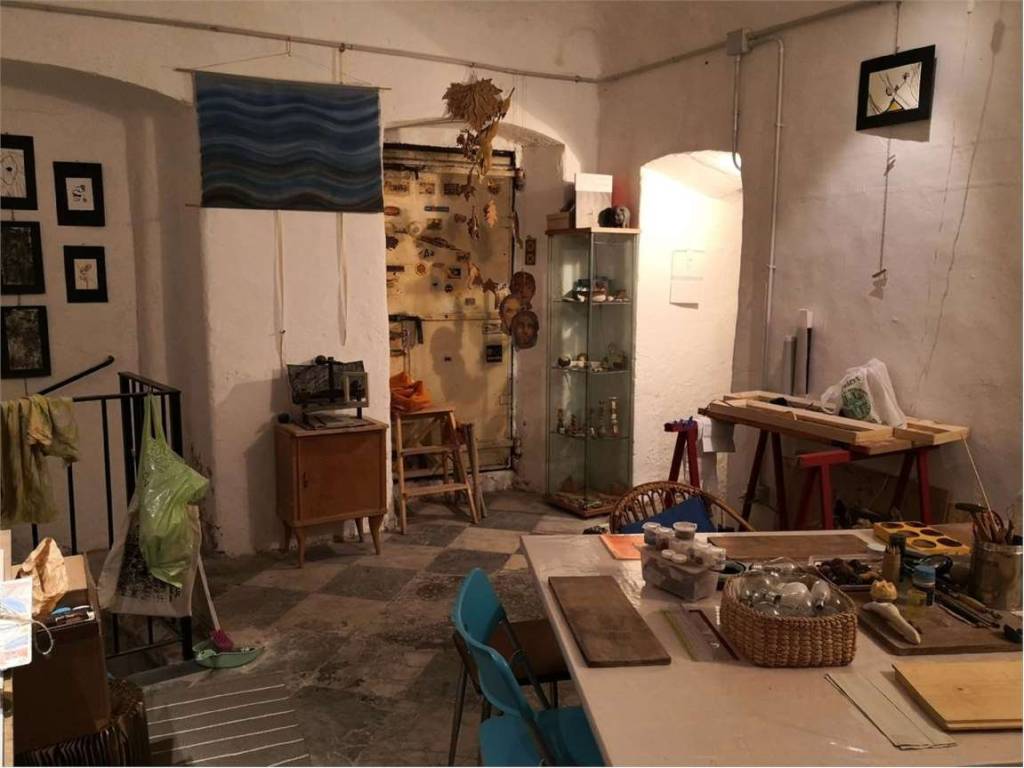 negozio in affitto a Genova in zona Centro Storico