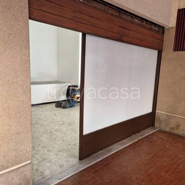 negozio in affitto a Genova in zona Cornigliano