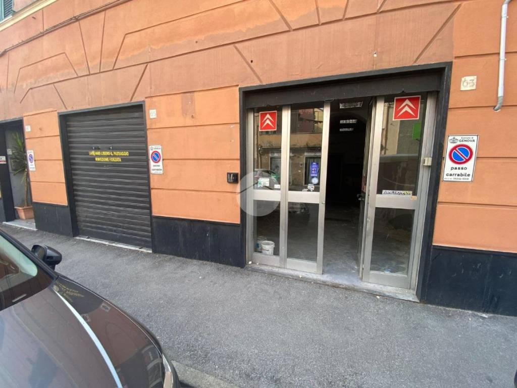 negozio in affitto a Genova in zona Sestri Ponente