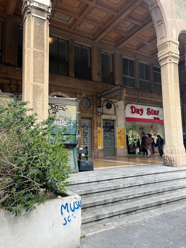 locale commerciale in affitto a Genova in zona San Vincenzo