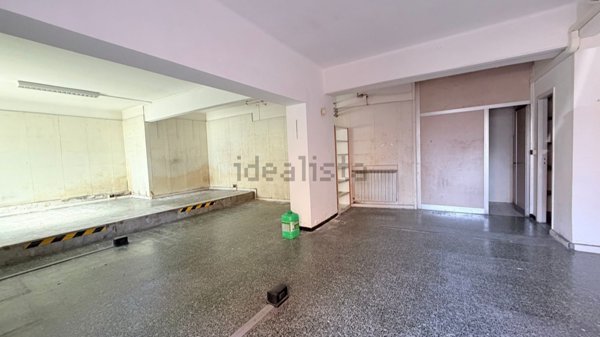 locale commerciale in affitto a Genova in zona Oregina