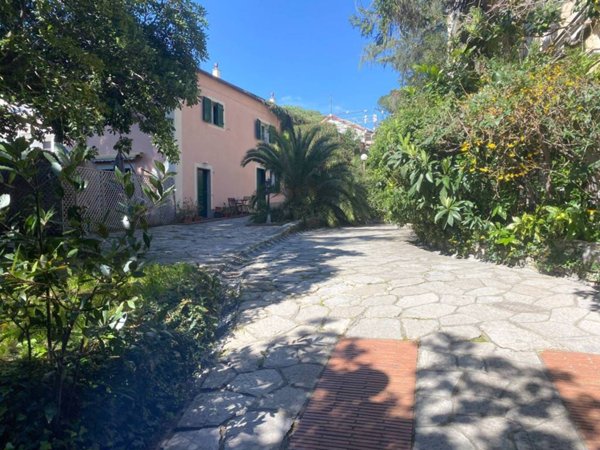 casa indipendente in affitto a Genova in zona Albaro