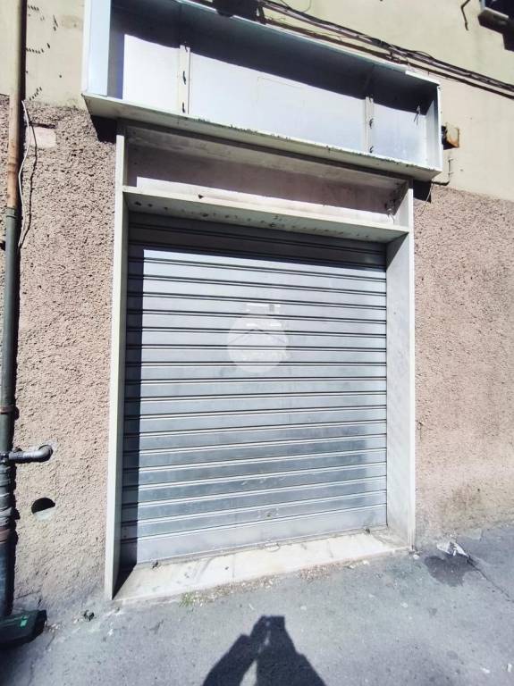 negozio in affitto a Genova in zona Certosa