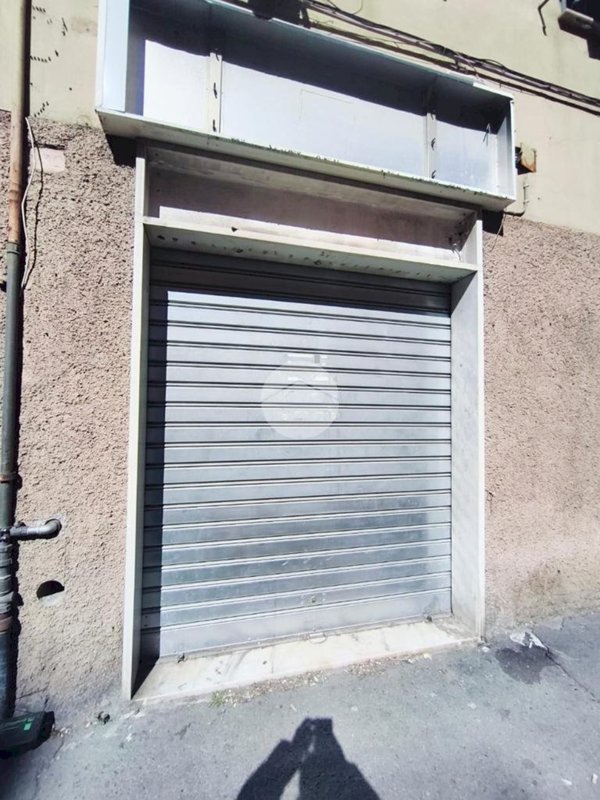 locale commerciale in affitto a Genova in zona Certosa