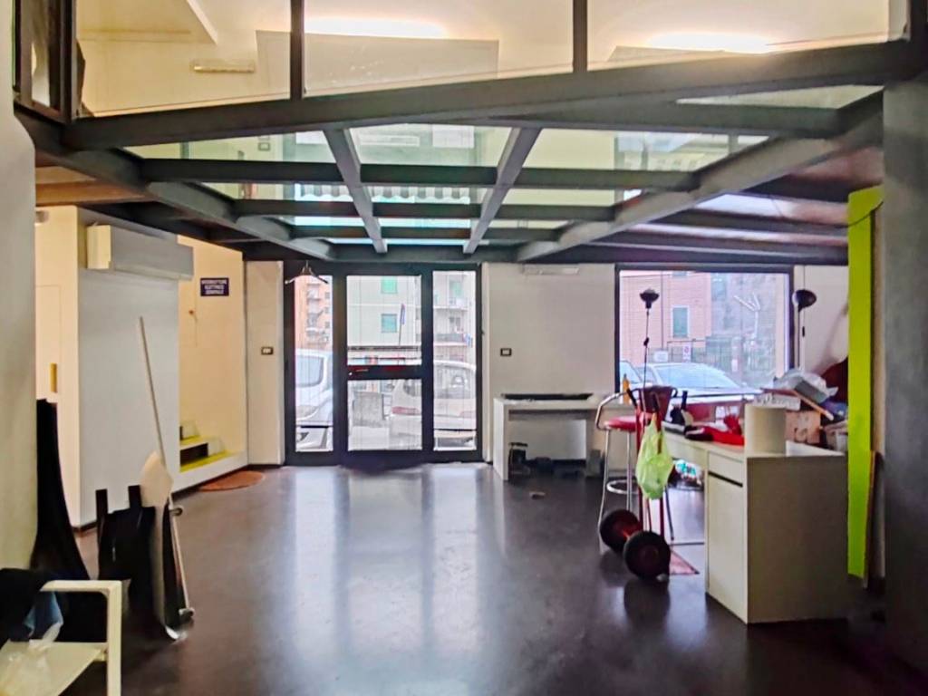 negozio in affitto a Genova in zona San Fruttuoso