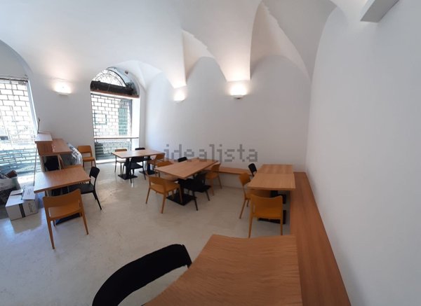 locale commerciale in affitto a Genova in zona Sestri Ponente