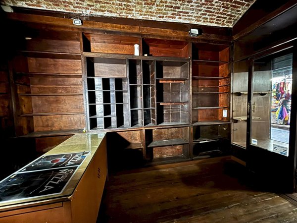 locale commerciale in affitto a Genova in zona Sottoripa / Maddalena / Molo