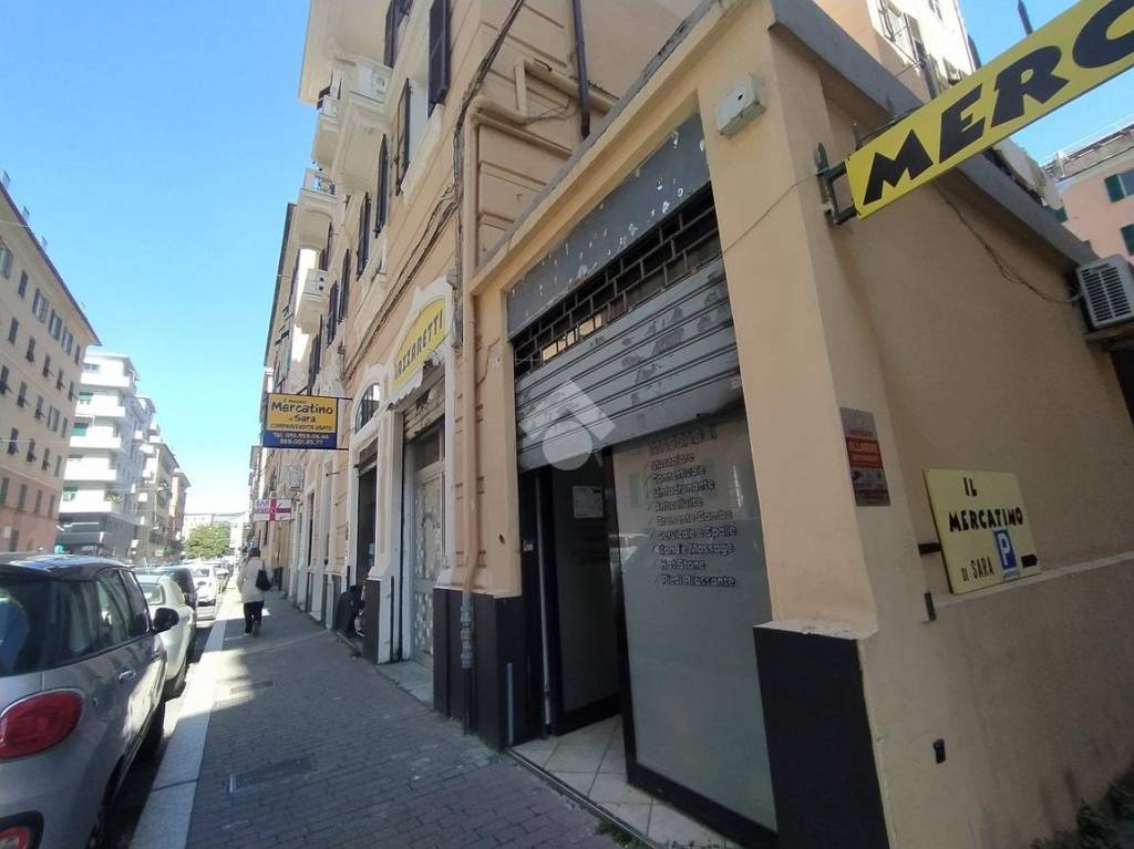negozio in affitto a Genova in zona Foce