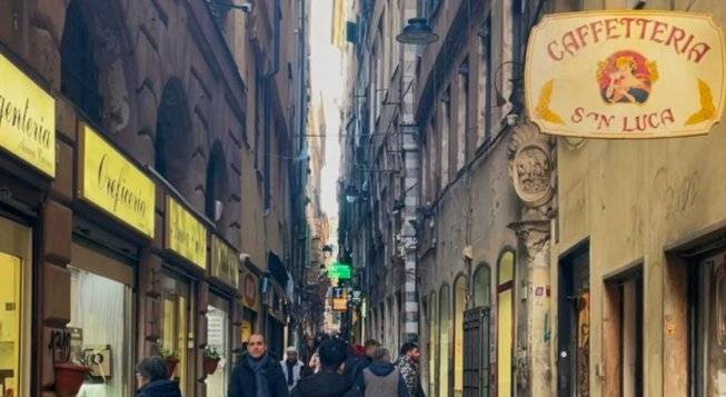 locale commerciale in affitto a Genova in zona Sottoripa / Maddalena / Molo