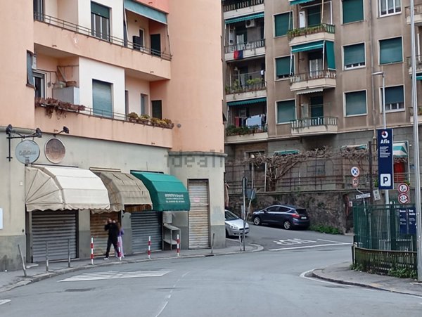 negozio in affitto a Genova in zona San Martino