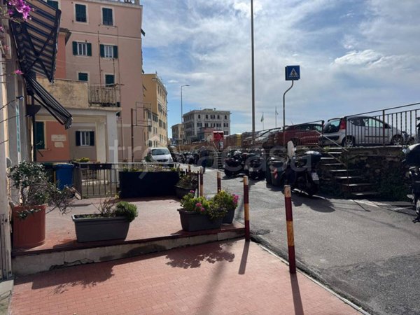 locale commerciale in affitto a Genova in zona Sturla