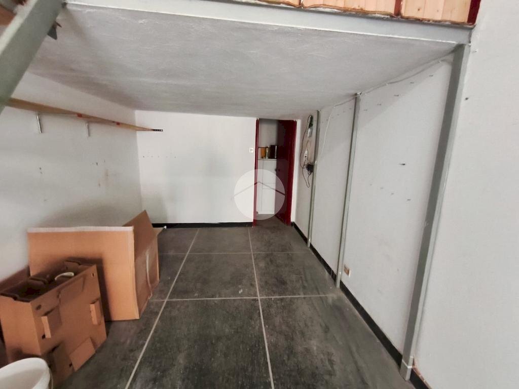 locale commerciale in affitto a Genova in zona Certosa