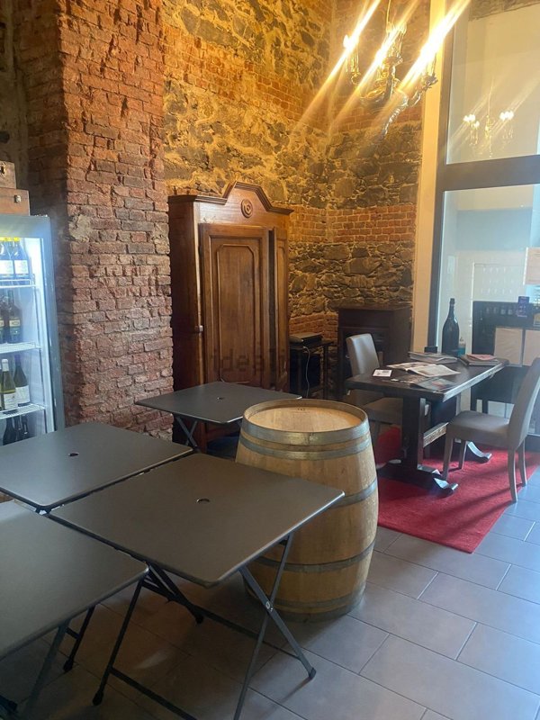 negozio in affitto a Genova in zona Sottoripa / Maddalena / Molo