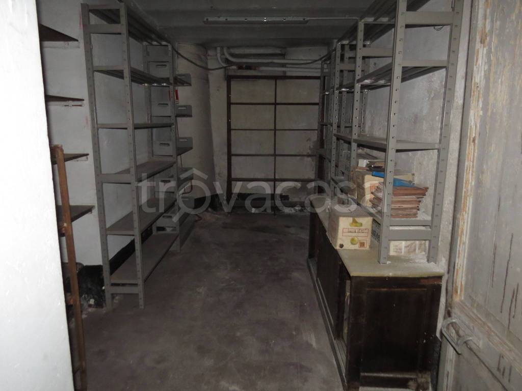 locale commerciale in affitto a Genova in zona Centro Storico