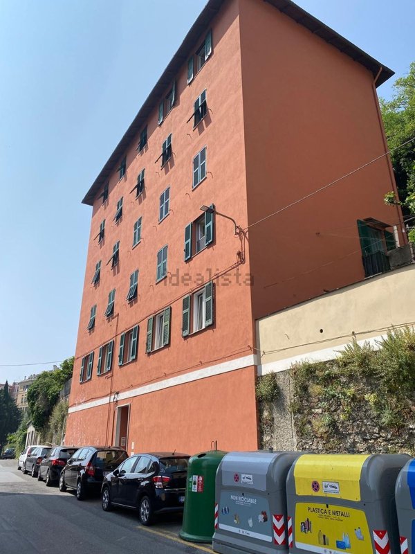 negozio in affitto a Genova in zona Staglieno