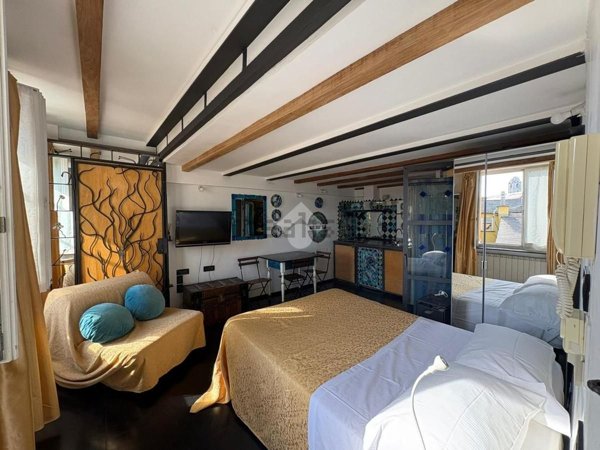 appartamento in affitto a Genova in zona Sottoripa / Maddalena / Molo