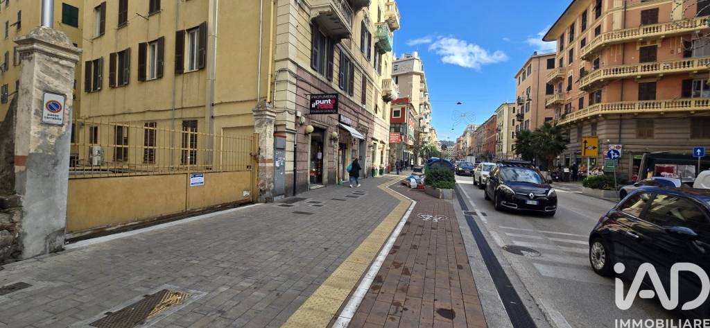 negozio in affitto a Genova in zona Cornigliano