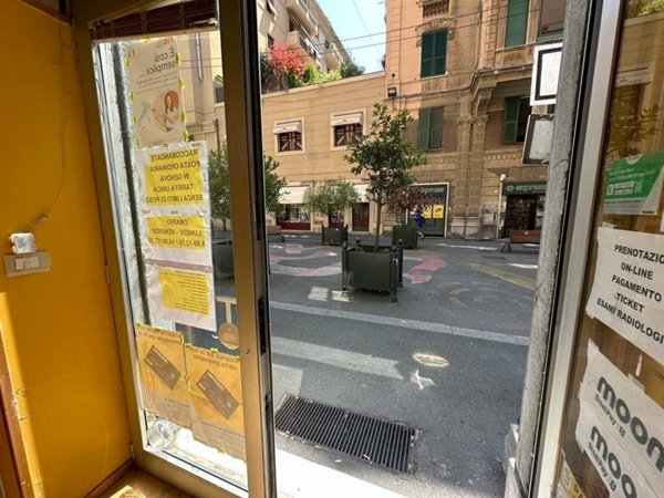negozio in affitto a Genova in zona Centro Storico