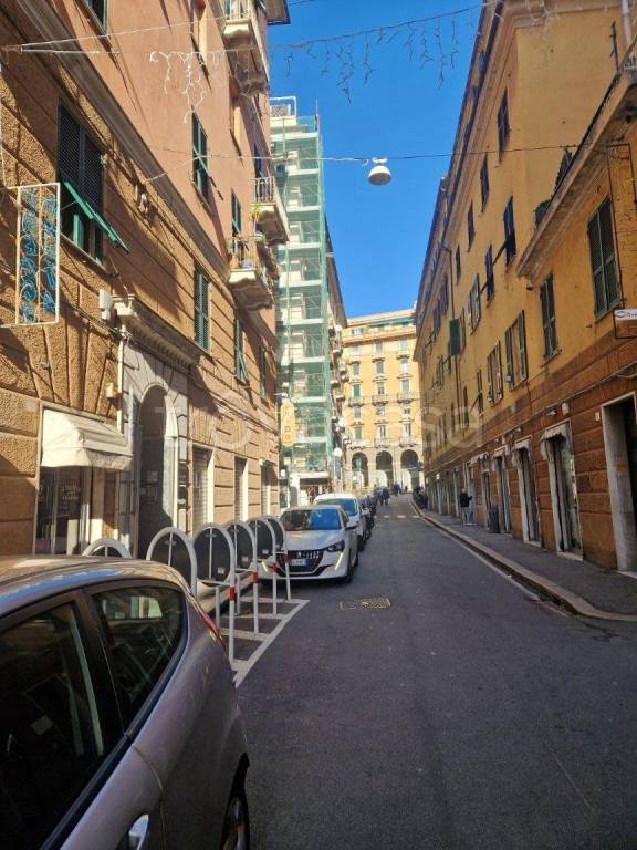 negozio in affitto a Genova in zona Sampierdarena