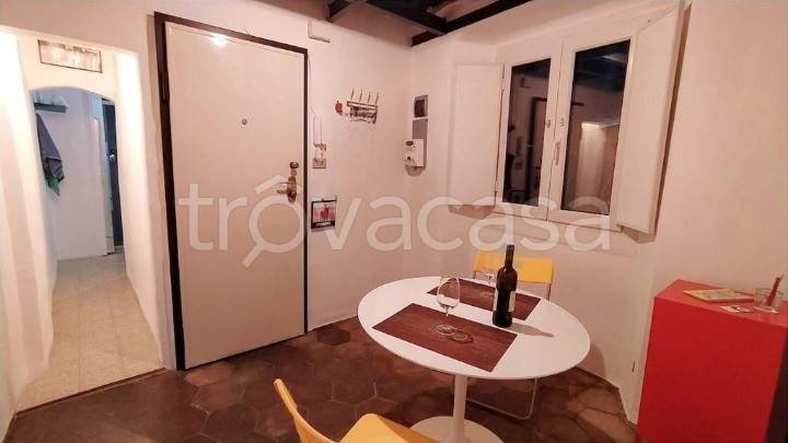 appartamento in affitto a Genova in zona Sottoripa / Maddalena / Molo