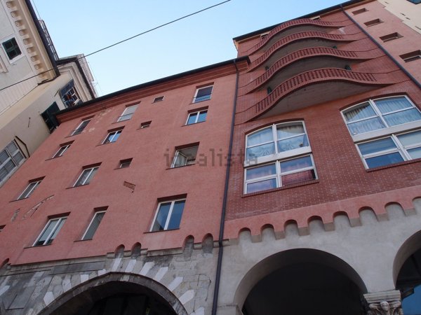 ufficio in affitto a Genova in zona Sottoripa / Maddalena / Molo