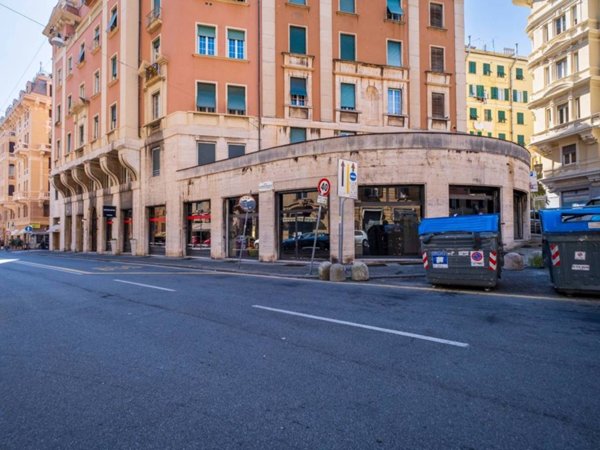 negozio in affitto a Genova