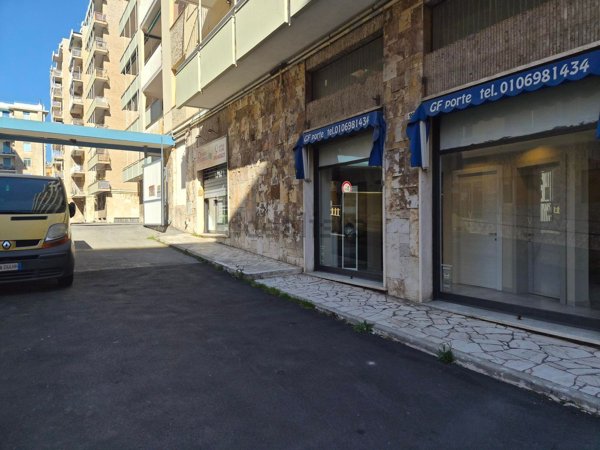ufficio in affitto a Genova in zona Pegli