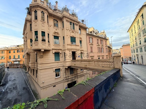 appartamento in affitto a Genova in zona Carignano