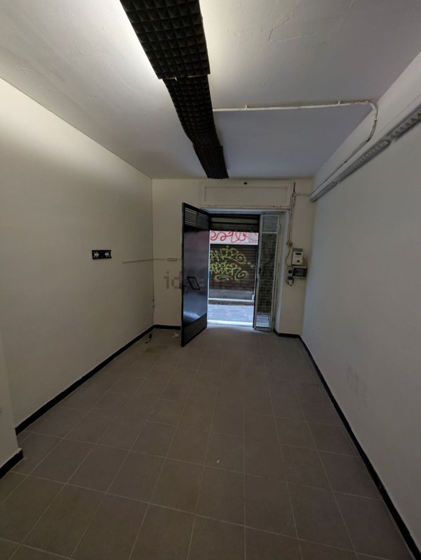 negozio in affitto a Genova in zona Sottoripa / Maddalena / Molo