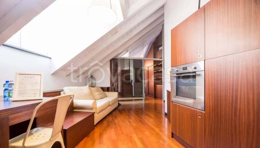 appartamento in affitto a Genova in zona Sottoripa / Maddalena / Molo