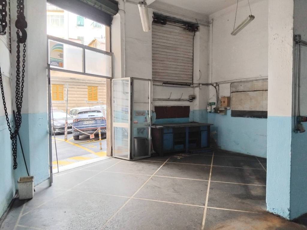 locale commerciale in affitto a Genova in zona Sampierdarena