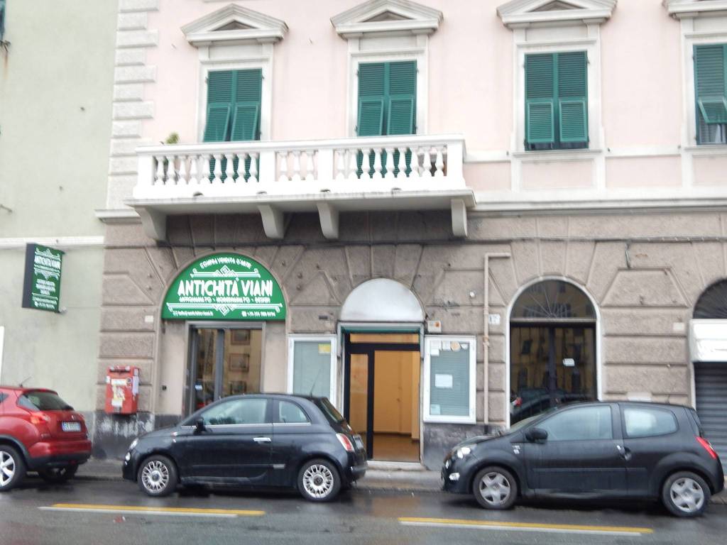negozio in affitto a Genova in zona Marassi