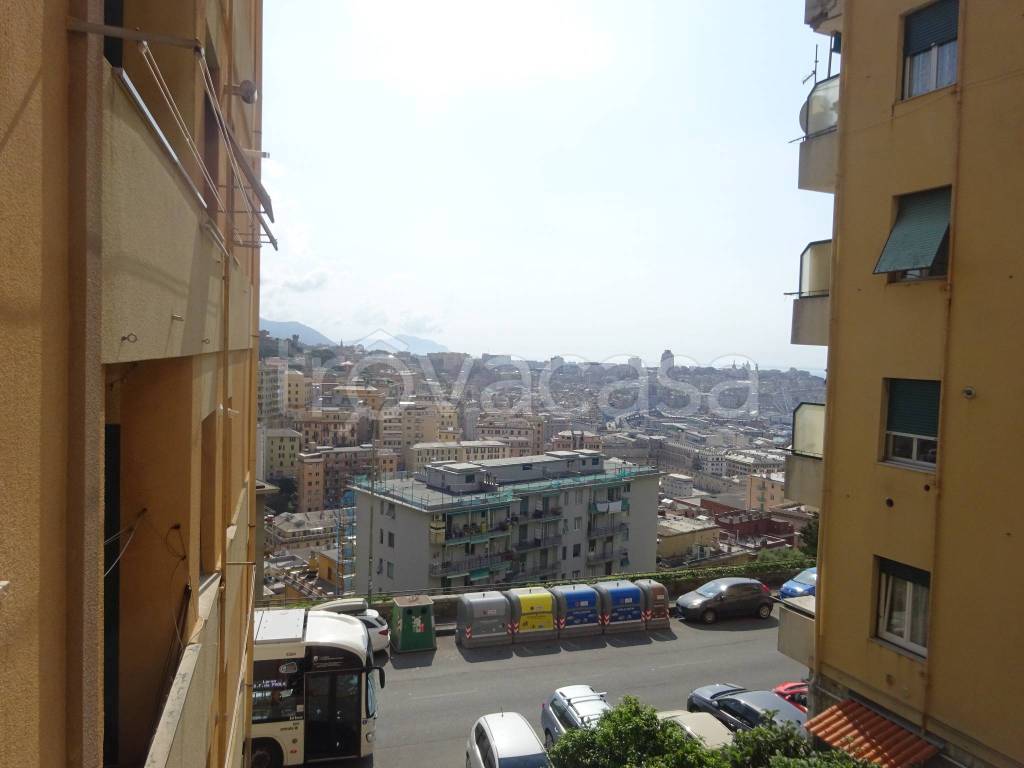 appartamento in affitto a Genova in zona Lagaccio / Granarolo
