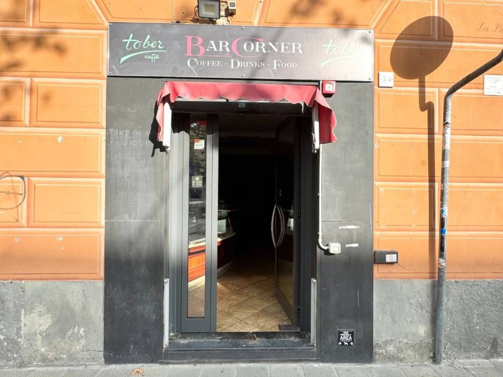 negozio in affitto a Genova in zona Sestri Ponente