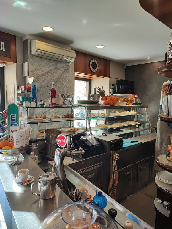 negozio in affitto a Genova in zona Lagaccio / Granarolo