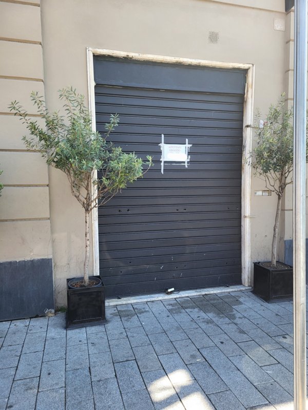 negozio in affitto a Genova in zona Sottoripa / Maddalena / Molo