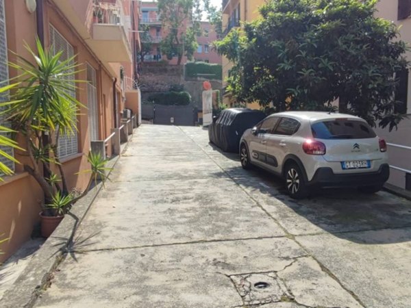 locale commerciale in affitto a Genova in zona Albaro