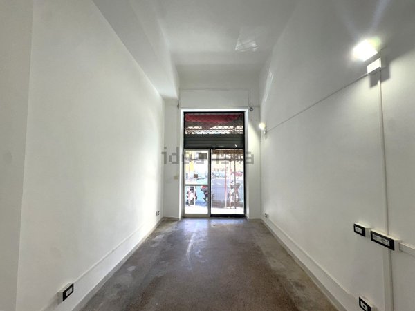 negozio in affitto a Genova in zona Foce