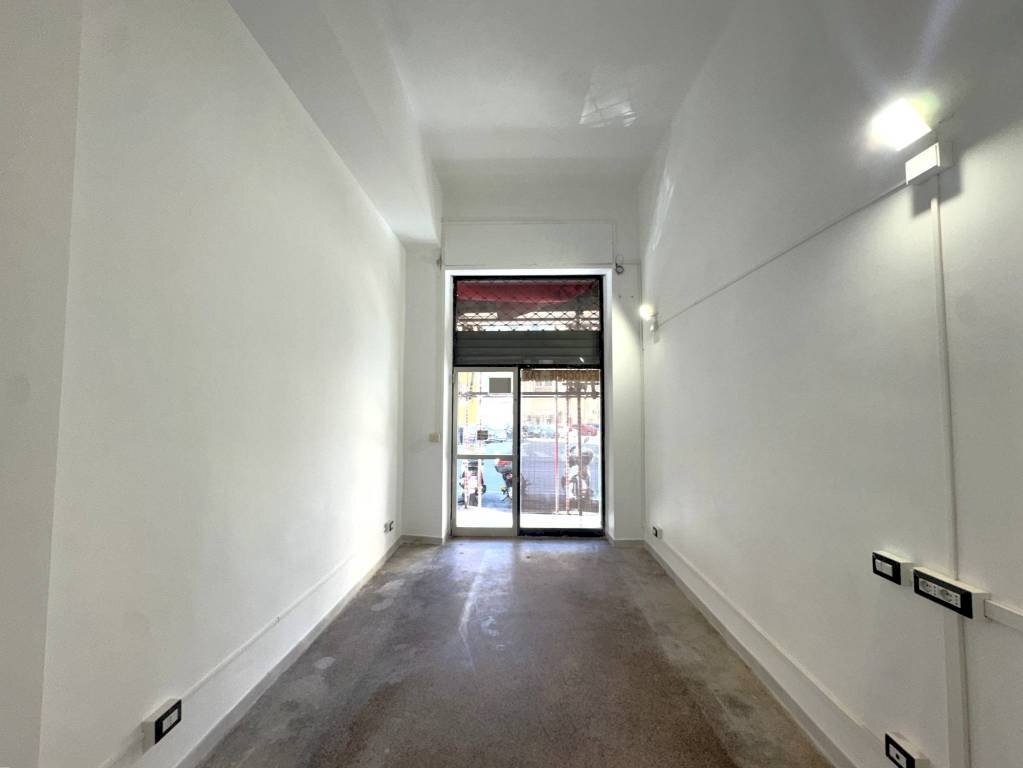 negozio in affitto a Genova in zona Foce
