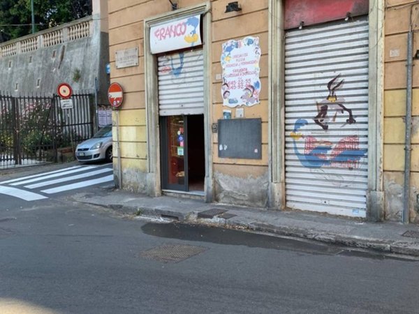 negozio in affitto a Genova in zona Sottoripa / Maddalena / Molo