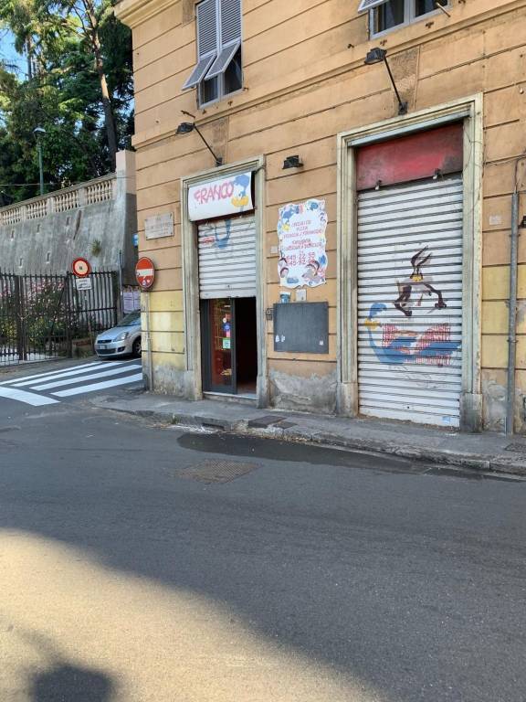 negozio in affitto a Genova in zona Sampierdarena