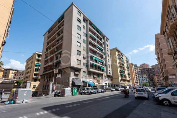 negozio in affitto a Genova in zona Staglieno